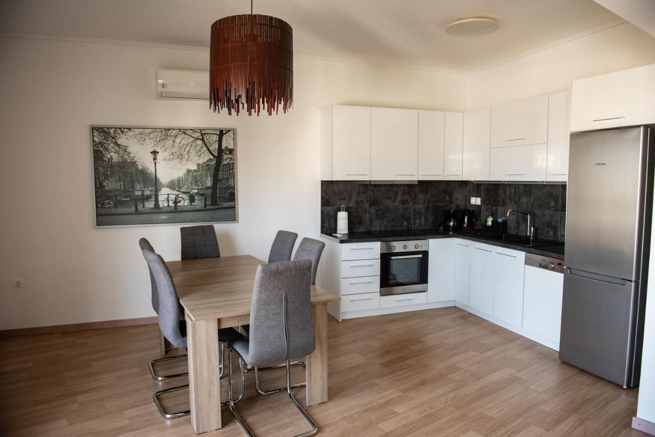 Renovated Apartment 5Min From Subway Station 'Attiki' Athena Bagian luar foto