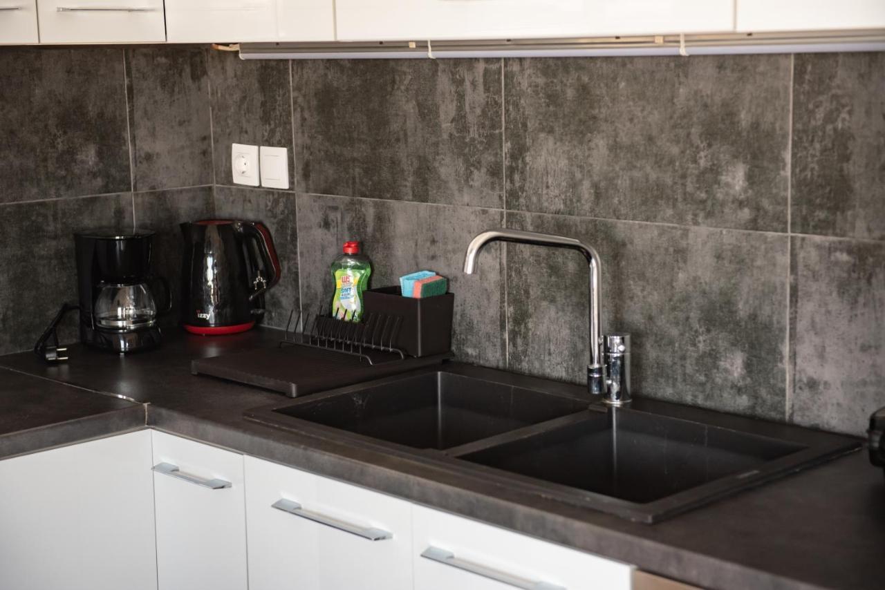 Renovated Apartment 5Min From Subway Station 'Attiki' Athena Bagian luar foto
