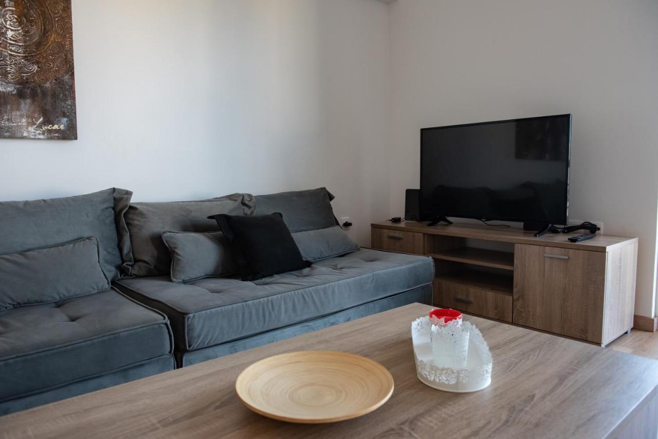Renovated Apartment 5Min From Subway Station 'Attiki' Athena Bagian luar foto