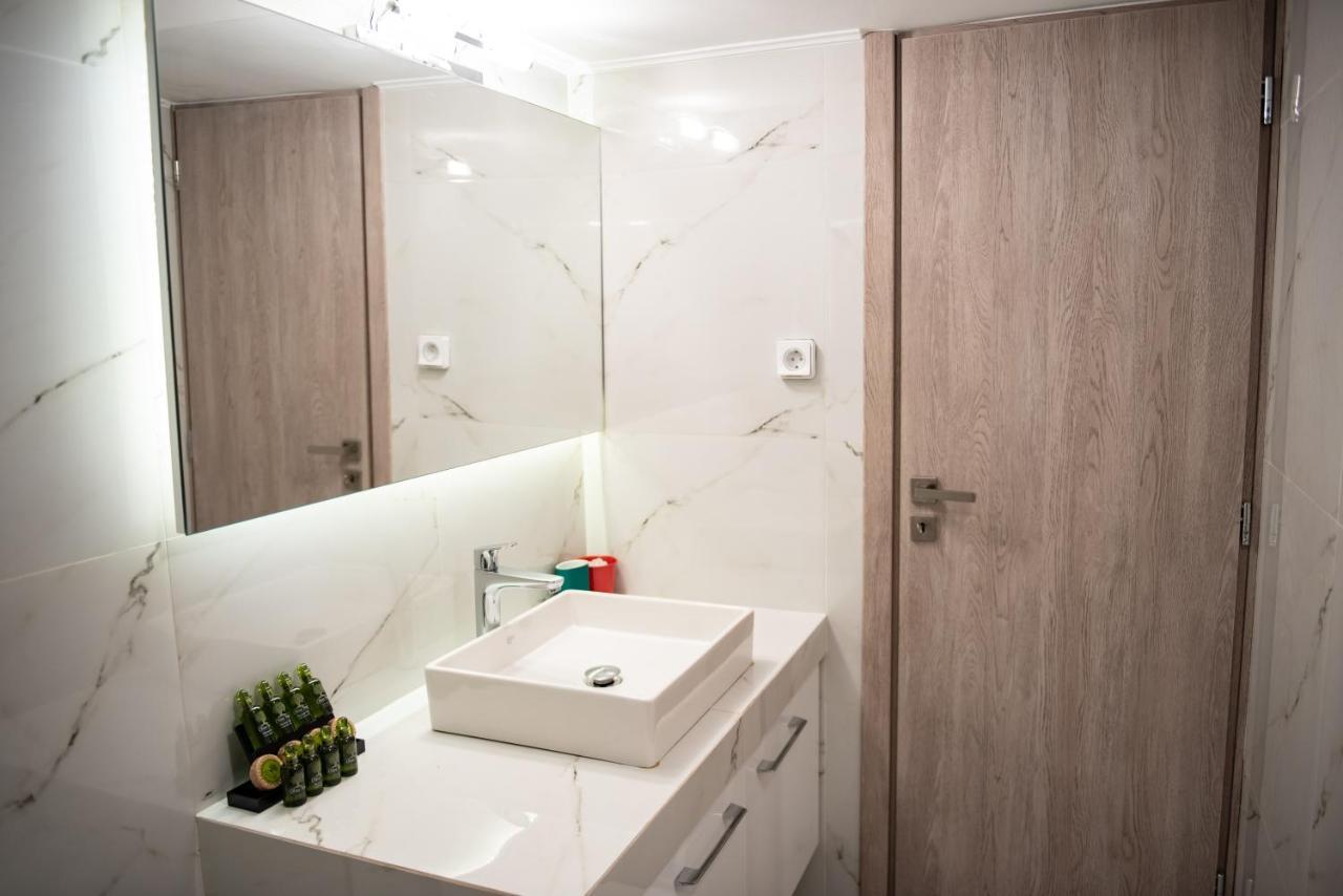 Renovated Apartment 5Min From Subway Station 'Attiki' Athena Bagian luar foto